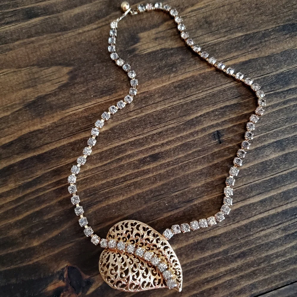 Vintage Gold Tone Leaf Gemstone Fashion Necklace 🍂😍 - Picture 3 of 11